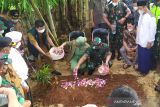 KSAD kunjungi rumah dan makam korban tabrak lari diduga melibatkan oknum TNI AD