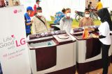 LG Electronics beri layanan cuci gratis bagi warga terdampak erupsi Semeru