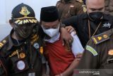 Jaksa tuntut aset terdakwa Herry Wirawan dilelang untuk biaya hidup korban