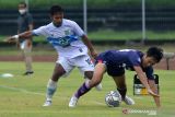 Gol gelandang Bae Sin-yeong amankan satu poin Persita dari Madura United