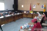 Tiga raperda disetujui, gubernur beri jawaban ke Fraksi DPRD Kalteng