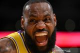Megabintang LA Lakers LeBron James lampau rekor Kareem Abdul-jabbar