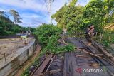 Dinas PUPR  pasang baja untuk penanganan darurat Jembatan Siwau