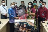 PT Bank Kalteng serahkan enam unit mobil ke pemenang undian TAHETA
