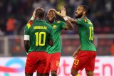 Kamerun lolos ke perempat final setelah bersusah payah tekuk 10 pemain Comoros