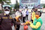 Ada 298 paket sembako untuk petugas kebersihan Kota Jayapura