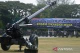 Prajurit TNI Kodam Iskandar Muda mengikuti apel gelar pasukan di Lapangan Blang Padang, Banda Aceh, Aceh, Rabu (2/2/2022). Apel gelar pasukan tersebut dalam rangka meningkatkan kesiapsiagaan TNI di Aceh dalam mengantisipasi ancaman radikalisme dan sekaligus penanganan bencana alam. ANTARA FOTO/Ampelsa