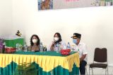 Wali Kota Jefri Koreh bagikan masker dan vitamin bagi WBP perempuan