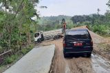 Jalan objek wisata Belanting River Tubing Kabupaten OKU rusak parah