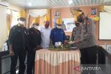 Peringatan HPN 2022 di Pasaman Barat ditandai pemotongan tumpeng di Polres