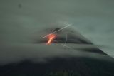 Volume kubah lava di tengah kawah Gunung Merapi mencapai 3,2 juta meter kubik