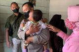 Kapolres bantu pengobatan balita penderita tumor mata di  Banjarnegara