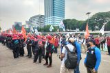 Ratusan buruh desak pemerintah segera cabut Permenaker JHT
