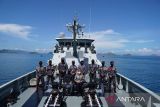 KRI Sampari 628 antar Wapres Ma'ruf lihat pulau-pulau sekitar Labuan Bajo