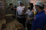 Polres Kulon Progo melakukan pengawasan minyak goreng di distributor