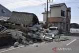 Dua orang tewas, 92 luka pascagempa magnitudo 7,4 di Jepang