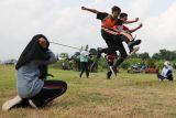 Festival Mojotirto menampilkan permainan tradisional anak-anak