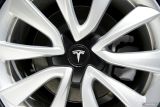 Tesla dilaporkan tarik kembali 947 kendaraan di AS