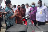 Mensos luncurkan Kapal 'fiberglass' dan motor listrik