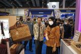 Kota Kediri Jatim bawa tenun ikat di pameran Inacraft 2022