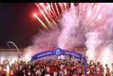 Sejumlah pemain Bali United merayakan kegembiraan saat penganugerahan Juara Liga 1 di Stadion Kapten I Wayan Dipta, Gianyar, Bali, Kamis (31/3/2022). Bali United berhasil menjadi juara Liga 1 2021/2022. ANTARA FOTO/Fikri Yusuf/nym.