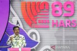 Menteri Komunikasi dan Informatika Johnny G Plate memberikan kata sambutan saat pembukaan peringatan ke - 89 Hari Penyiaran Nasional (Harsiarnas) di Bandung, Jawa Barat, Jumat (1/4/2022). Peringatan ke - 89 Harsiarnas kali ini sekaligus pelaksanaan 