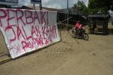 Protes Jalan Rusak Di Gowa