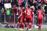 Bayern Muenchen gulung Augsburg