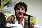 Ezra Miller mengaku bersalah atas kasus perampokan di Vermont