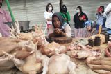 Harga ayam dan cabe merah di Palangka Raya turun