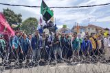 Aksi unjuk rasa di Lampung berjalan damai