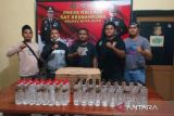 Tim Cobra Polres Bima Kota menyita puluhan botol arak Bali