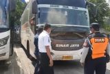 Terminal Kampung Rambutan uji kelayakan puluhan bus AKAP