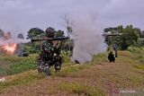 Prajurit Brigif 2 Marinir Latihan menembak granat peluncur roket anti Personel dan Tank di Pusat Latihan Pertempuran (Puslatpur) Marinir 3 Grati, Pasuruan, Jawa Timur, Rabu (20/4/2022). Latihan penembakan yang bertujuan melatih ketangkasan para prajurit tersebut merupakan bagian dari Latihan Perorangan Kesenjataan Brigif 2 Marinir pada Tri Wulan I Tahun 2022. Antara Jatim/Kopda Mar Moch Ainul Yakin/zk