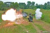 Prajurit Brigif 2 Marinir Latihan menembak granat peluncur roket anti Personel dan Tank di Pusat Latihan Pertempuran (Puslatpur) Marinir 3 Grati, Pasuruan, Jawa Timur, Rabu (20/4/2022). Latihan penembakan yang bertujuan melatih ketangkasan para prajurit tersebut merupakan bagian dari Latihan Perorangan Kesenjataan Brigif 2 Marinir pada Tri Wulan I Tahun 2022. Antara Jatim/Kopda Mar Moch Ainul Yakin/zk