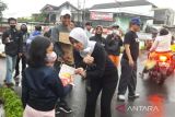 Ngabuburit di Temanggung, anggota DPD RI bagikan produk UMKM
