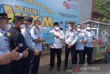 UPT Pemasyarakatan Nusakambangan serahkan bantuan gerobak  UMKM