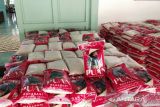 Puan bagikan beras untuk pengurus partai di Solo