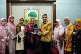 12 guru besar perempuan Unand terbitkan buku di Hari Kartini