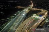 Foto udara kendaraan melintas di Simpang Susun Cileunyi, Kabupaten Bandung, Jawa Barat, Rabu (27/4/2022). Arus lalu lintas di Simpang Susun Cileunyi terpantau ramai lancar pada H-5 Lebaran 2022. ANTARA FOTO/Raisan Al Farisi/agr