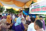Bantu warga penuhi kebutuhan jelang lebaran, KPN Dinas Peternakan Agam adakan bazar sembako murah (Video)