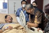 SBY menjenguk Hendropriyono sedang sakit DBD di RSPAD