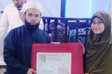 Mahasiswi Universitas Al Azhar Kairo, Mesir,asal Sumbar Yelly Putriyanijuara pertama Tahfiz Quran di Mesir