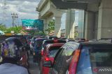 Arus lalu lintas di kawasan Jakabaring padat merayap hingga satu kilometer