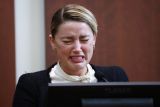 Penuh tangis, Amber Heard tuduh Depp lakukan kekerasan seksual