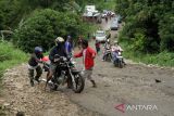 Jalan provinsi Enrekang-Pinrang rusak parah
