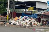 Pemkot Yogyakarta semprot luberan sampah di TPS dan depo dengan disinfektan