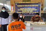 Rutan Bantul melakukan tes urine warga binaan wujudkan bersih dari narkoba