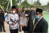 Muhammad Rudi berikan penghargaan kepada guru di pulau penyangga