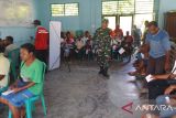 Kodim Biak Numfor salurkan BLT minyak goreng bagi warga Sorendiweri